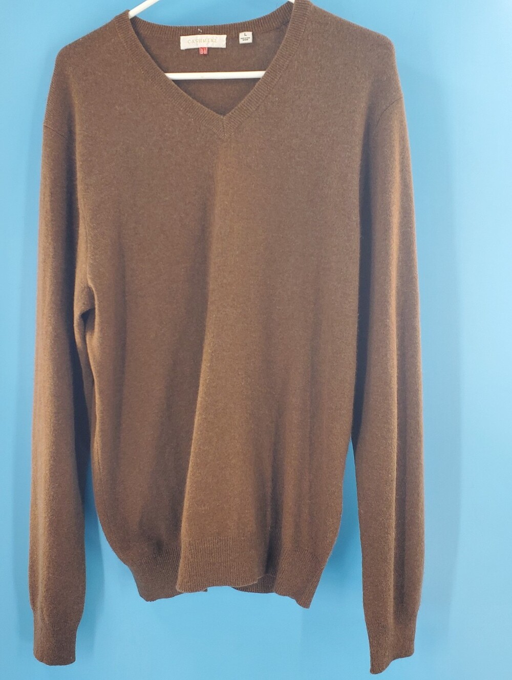 Brown cashmere v-neck sweater L
